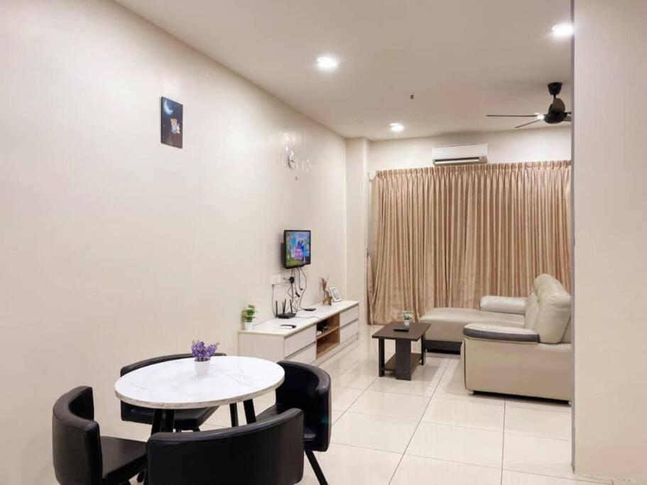 Cozyhouse 4Room 3Bath Room 10Pax'''Simpangampattasek Simpang Ampat  外观 照片